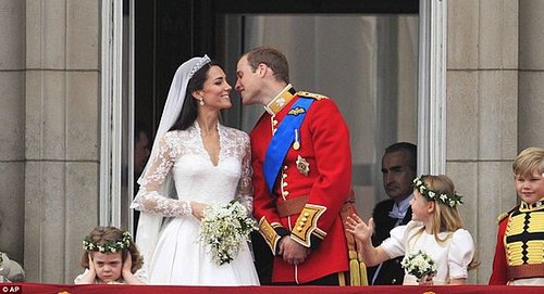 William and Kate wedding kiss