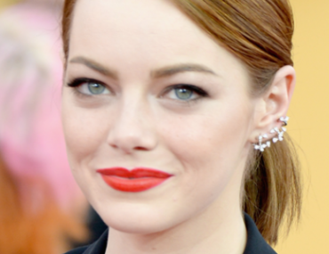 emma stone sag awards red lip